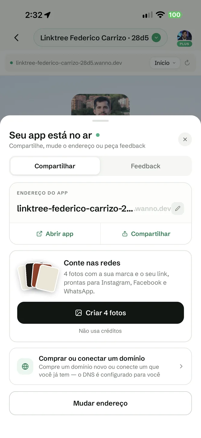 Painel "Seu app está no ar" com a opção Comprar ou conectar um domínio